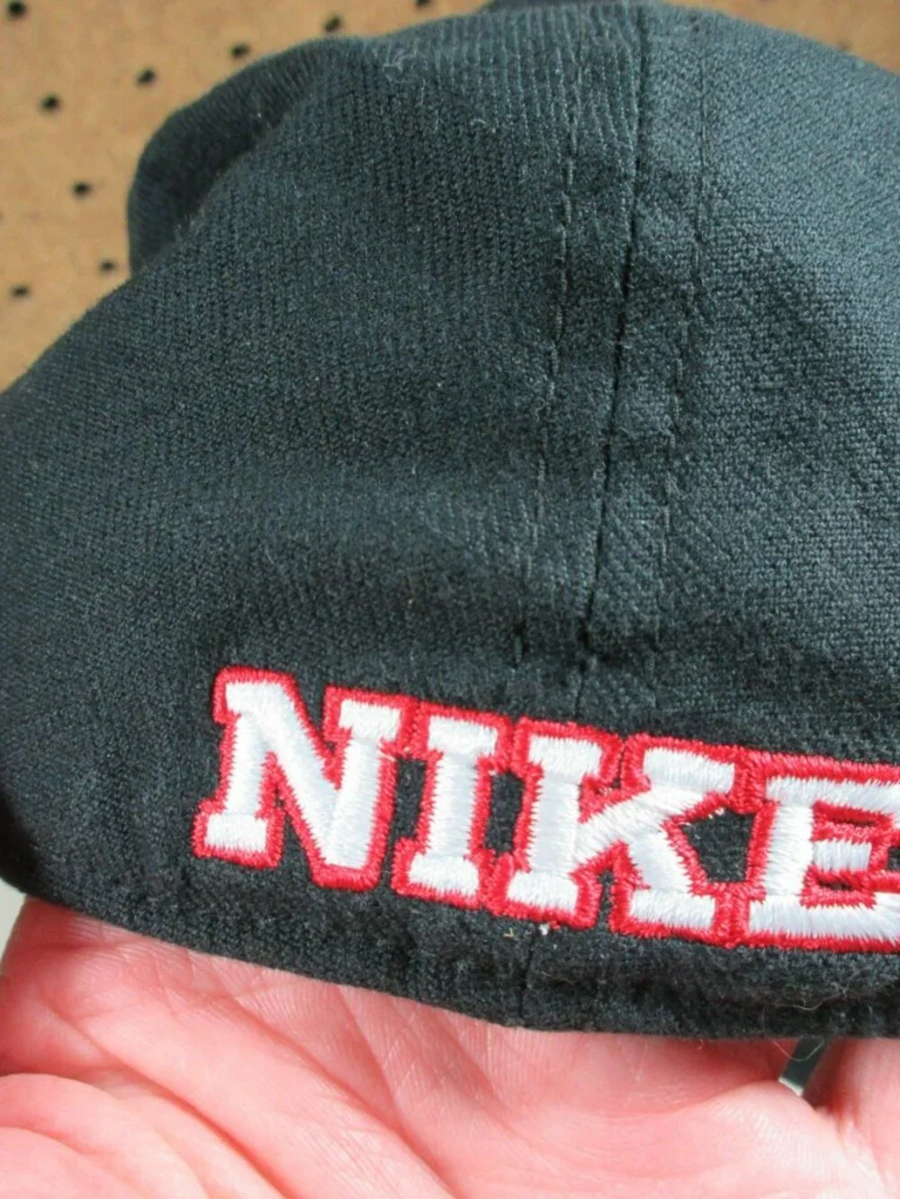 Vintage Nike boys Y2K red black skull weights football hat OS